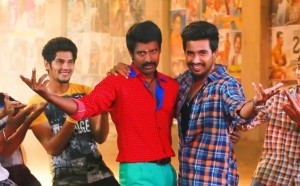 Velainu-Vandhutta-Vellaikaaran-Review