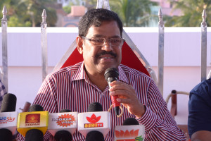 Mr.Srinivasa , CEO, Vivek Pvt Ltd addressing the mediia