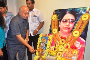 Irandu Rojakkal poojai still-15