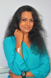 Irandu Rojakkal poojai still-7