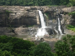 athirappilly-waterfalls