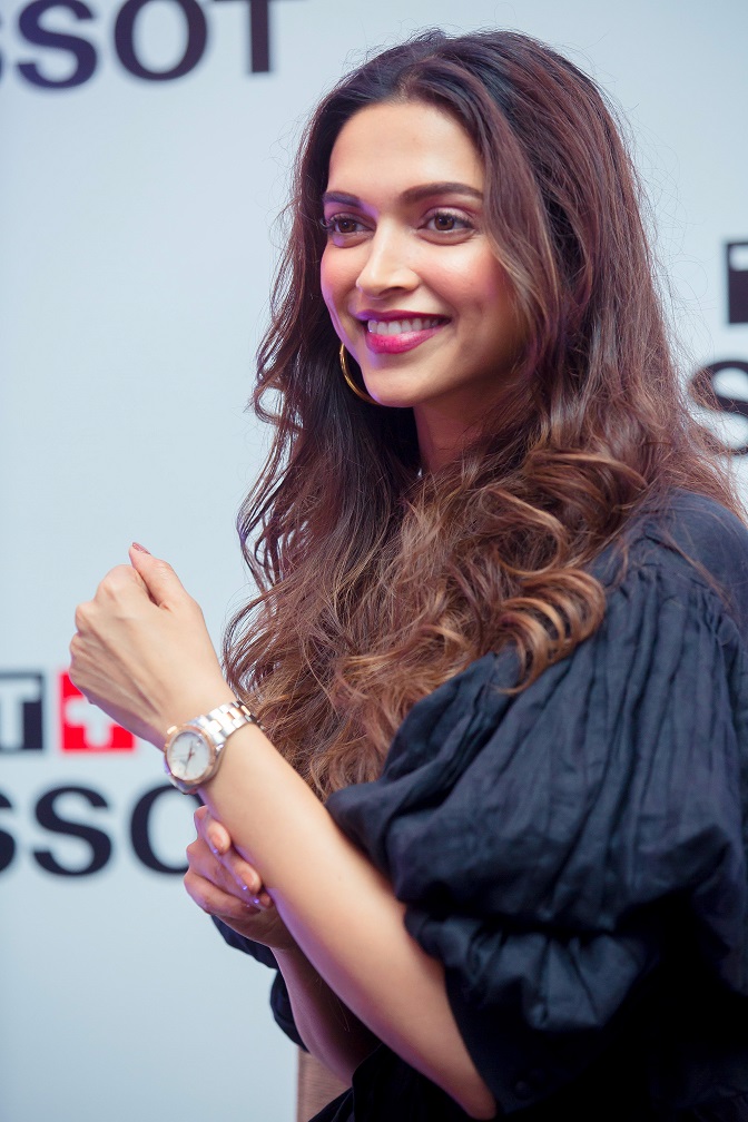 Deepika Padukone Receives Shout-Out From Victoria Beckham For Rocking One  Of Her 'Favourite' Looks