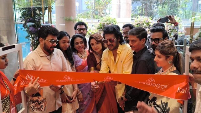 Kalamandir opens its new showroom in Konanakunte Cross, Bangalore. It’s 80th showroom of the company and brands 4th showroom in Karnataka.
